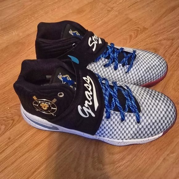 Nike Doernbecher Kyrie 2